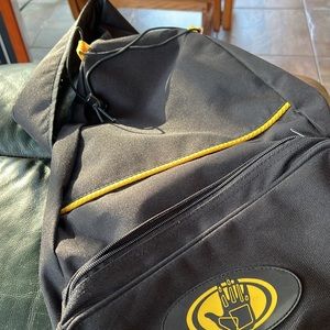 Body Glove sling bag